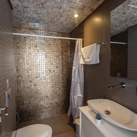 Satin Svi1 Agia Napa