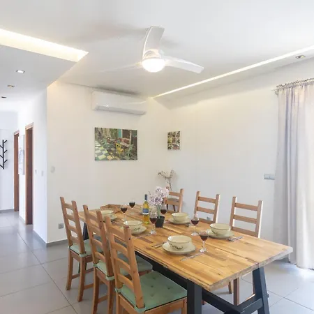 Villa Satin Svi1 *