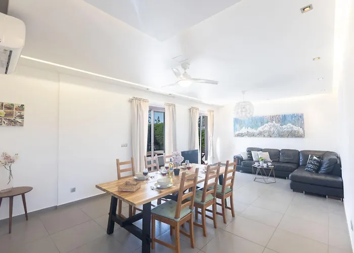 Satin Svi1 ヴィラ *