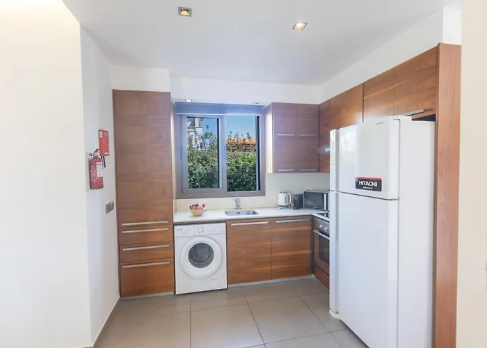 Satin Svi1 ヴィラ *